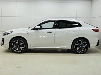 2025 BMW IX2 缩略图 24