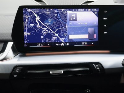 2025 BMW IX2 缩略图 15