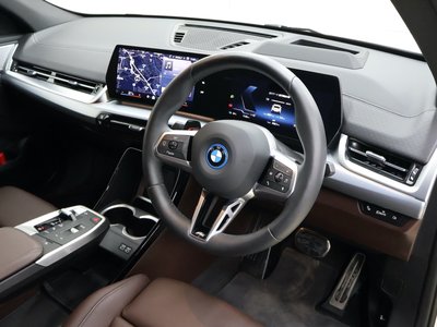 2025 BMW IX2 缩略图 4