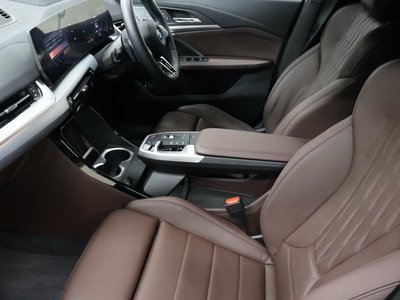 2025 BMW IX2 缩略图 33