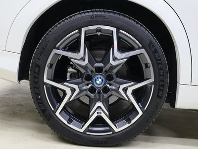 2025 BMW IX2 缩略图 3
