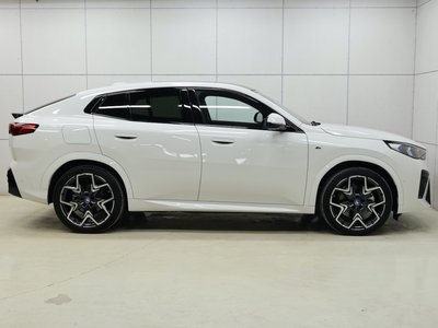 2025 BMW IX2 缩略图 25