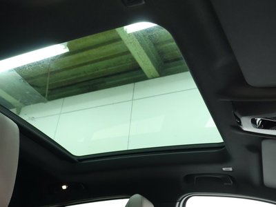 2025 BMW IX2 缩略图 19