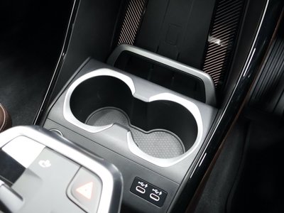 2025 BMW IX2 缩略图 17
