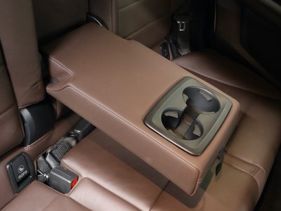 2025 BMW IX2 缩略图 35