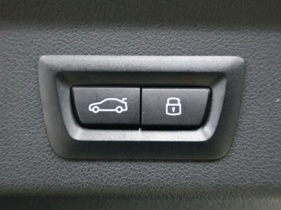 2025 BMW IX2 缩略图 31
