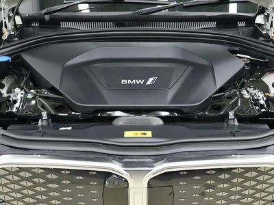 2025 BMW IX2 缩略图 20