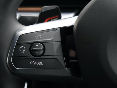 2025 BMW IX2 缩略图 44