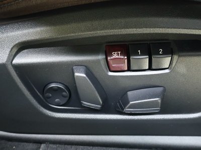 2025 BMW IX2 缩略图 38