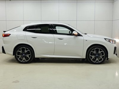 2025 BMW IX2 缩略图 8