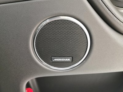 2024 LAND Rover DISCOVERY SPORT photo 3