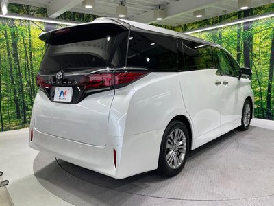 صورة 72 لـ 2024 Toyota ALPHARD