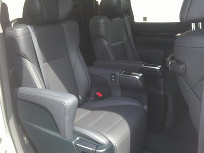 2023 Toyota ALPHARD photo 6