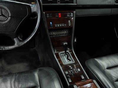 1992 Mercedes-BENZ M-CLASS photo 10