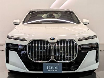 2025 BMW 7 SERIES photo 8