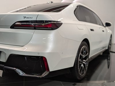 2025 BMW 7 SERIES photo 10