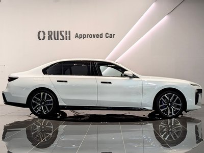2025 BMW 7 SERIES photo 2