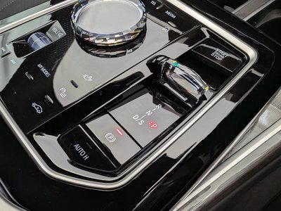 2025 BMW 7 SERIES thumbnail 18