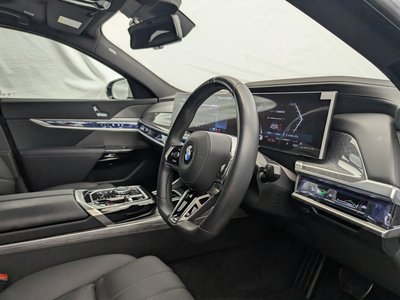 2025 BMW 7 SERIES photo 14