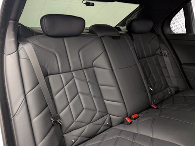 2025 BMW 7 SERIES photo 13
