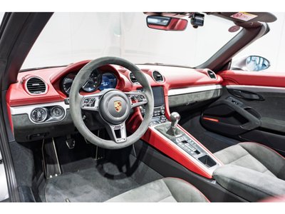 2022 Porsche 718 SPYDER photo 14