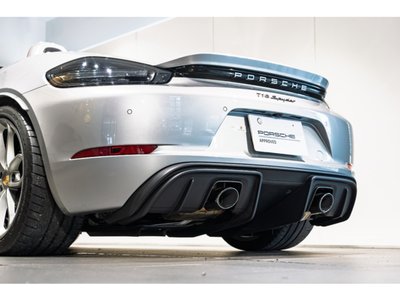 2022 Porsche 718 SPYDER photo 12