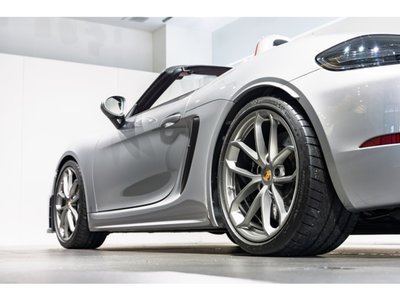 2022 Porsche 718 SPYDER thumbnail 20