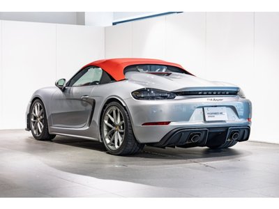 2022 Porsche 718 SPYDER photo 2