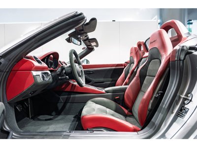 2022 Porsche 718 SPYDER photo 3