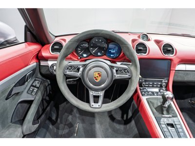 2022 Porsche 718 SPYDER photo 5
