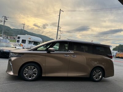 2024 Toyota ALPHARD — фото 4