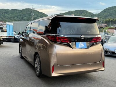 2024 Toyota ALPHARD — фото 6