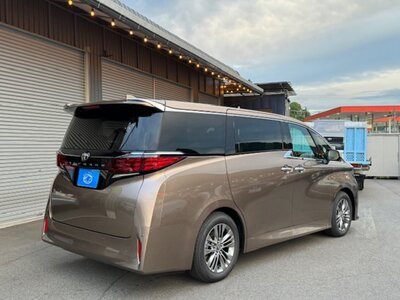 2024 Toyota ALPHARD — фото 8