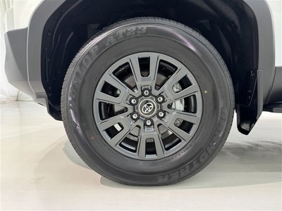 2025 Toyota LAND CRUISER 250 thumbnail 38