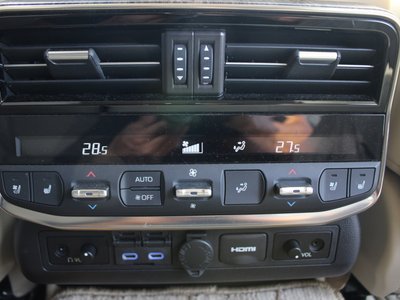 صورة 52 لـ 2023 Toyota LAND CRUISER 300