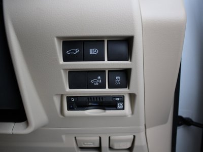 صورة 48 لـ 2023 Toyota LAND CRUISER 300
