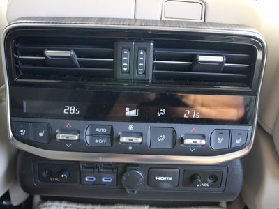 صورة 53 لـ 2023 Toyota LAND CRUISER 300