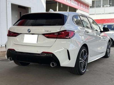 2021 BMW 1 SERIES photo 9