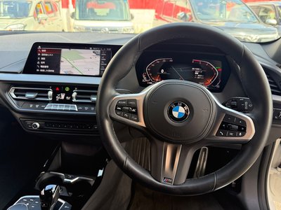 2021 BMW 1 SERIES photo 12