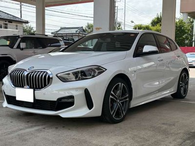 2021 BMW 1 SERIES photo 3