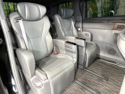 صورة 9 لـ 2025 Toyota ALPHARD