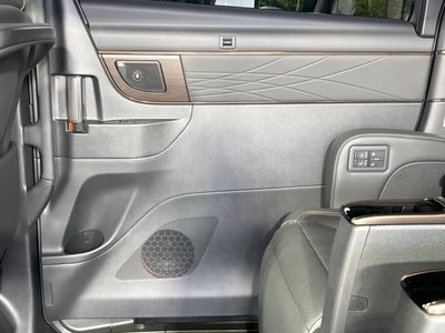 صورة 49 لـ 2025 Toyota ALPHARD