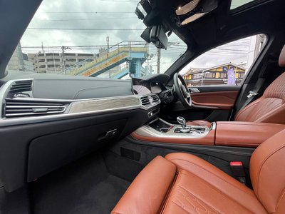 2020 BMW X7 photo 2