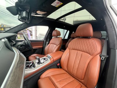 2020 BMW X7 photo 3