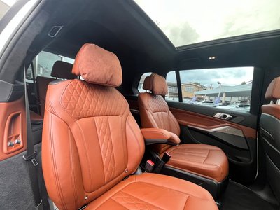 2020 BMW X7 photo 6