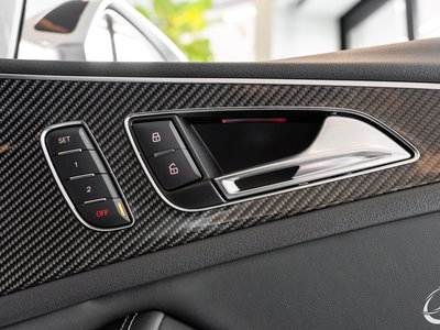 2015 AUDI RS6 AVANT 照片 34