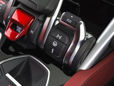 2020 Lamborghini URUS photo 26