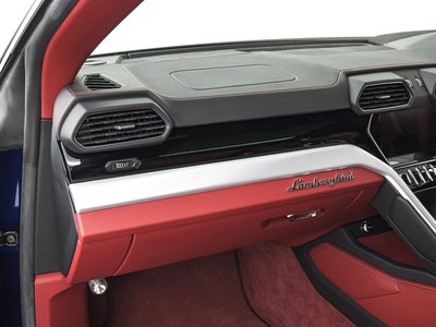 2020 Lamborghini URUS photo 18