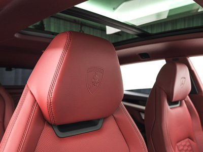 2020 Lamborghini URUS photo 15