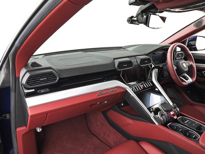 2020 Lamborghini URUS photo 17